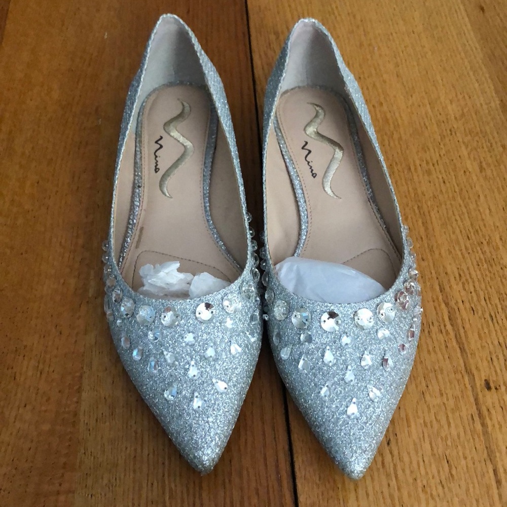 “Nina” silver diamond flats - size 8 women’s US